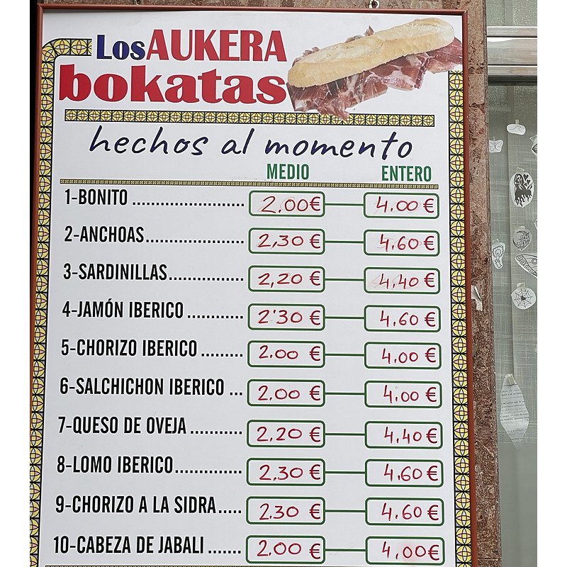 Panel de forex enmarcado en aluminio para lista de bocadillos de bar Aukera.